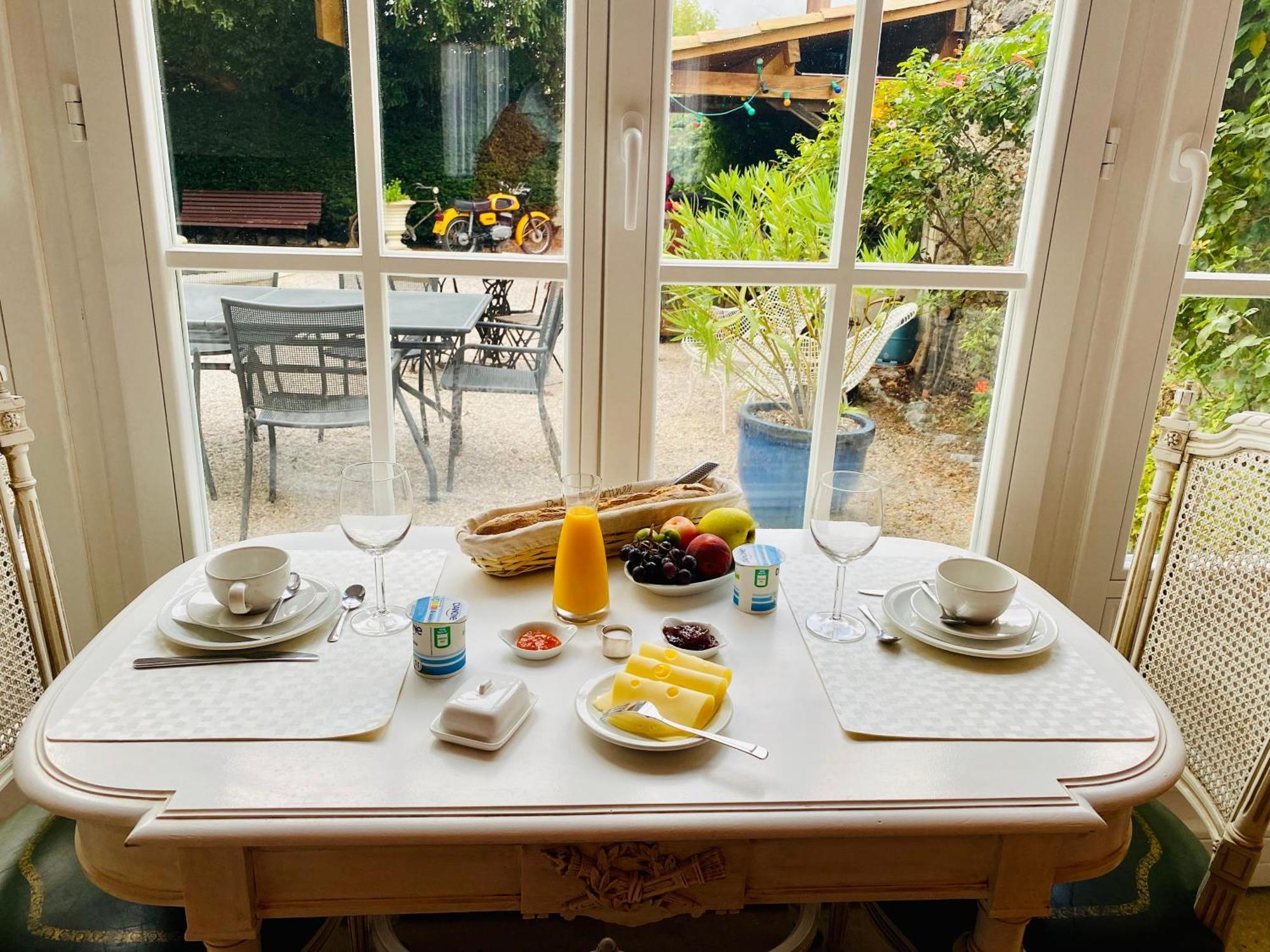 Aux Berges Du Libre Bed & Breakfast Felines-Termenes Exterior photo